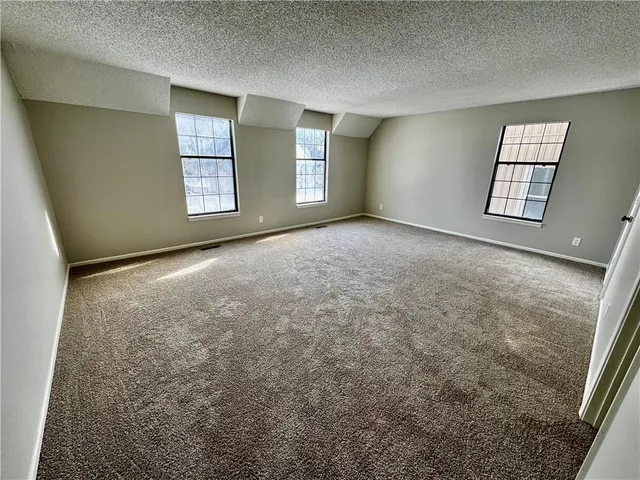 $225,000 | 8240 Northwest Birch Lane, Kansas City, MO 64151