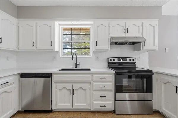 $220,000 | 8240 Northwest Birch Lane, Kansas City, MO 64151