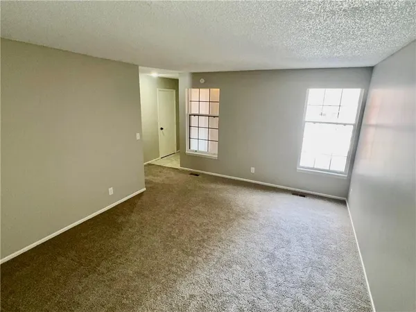 $220,000 | 8240 Northwest Birch Lane, Kansas City, MO 64151