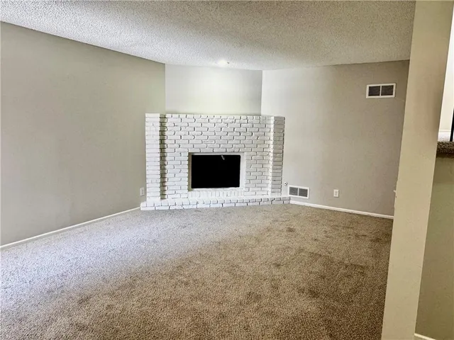 $225,000 | 8240 Northwest Birch Lane, Kansas City, MO 64151