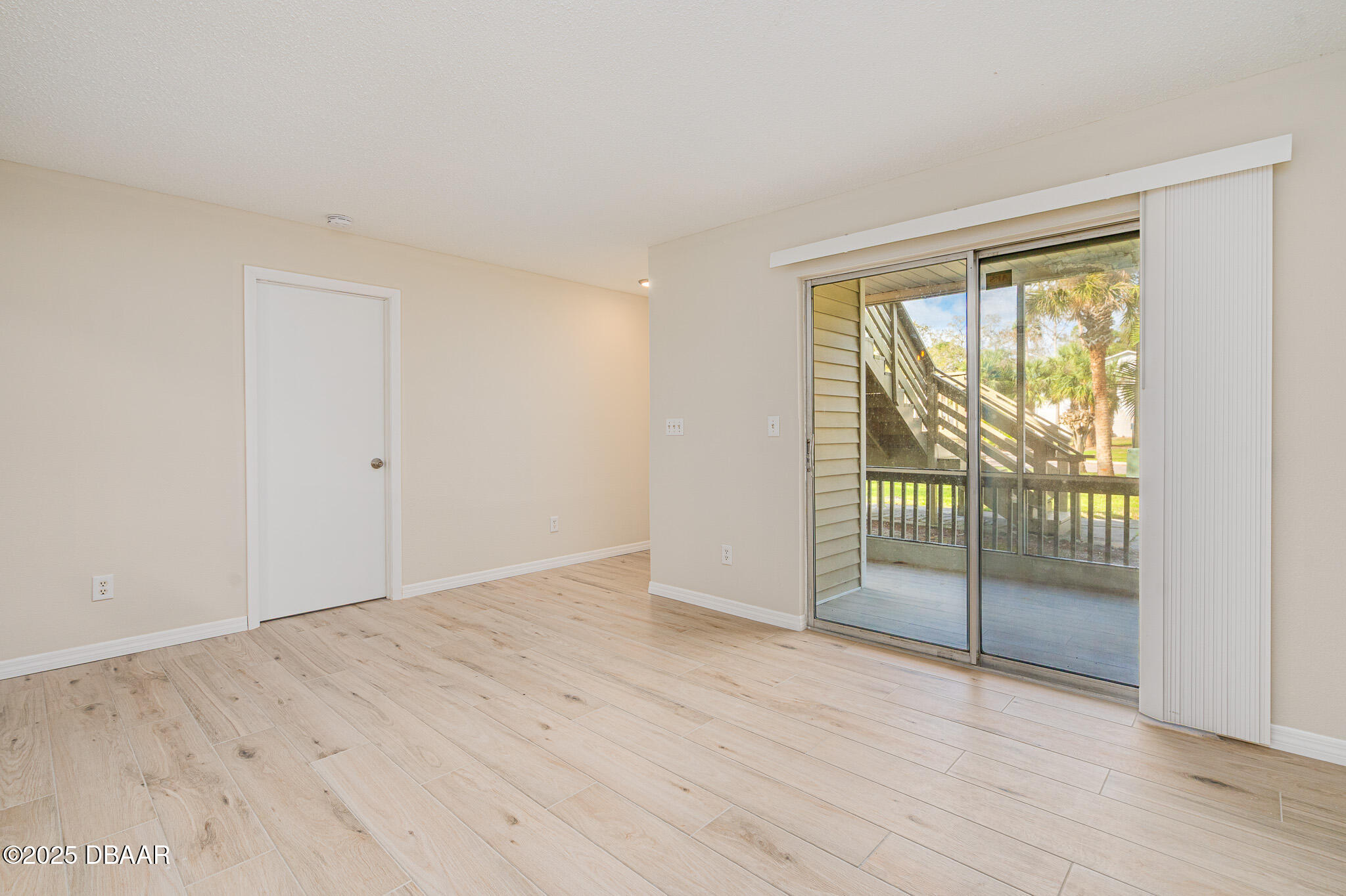 1600 Big Tree Road, Unit F4 South Daytona, FL 32119 - Photo 4 of 28 03