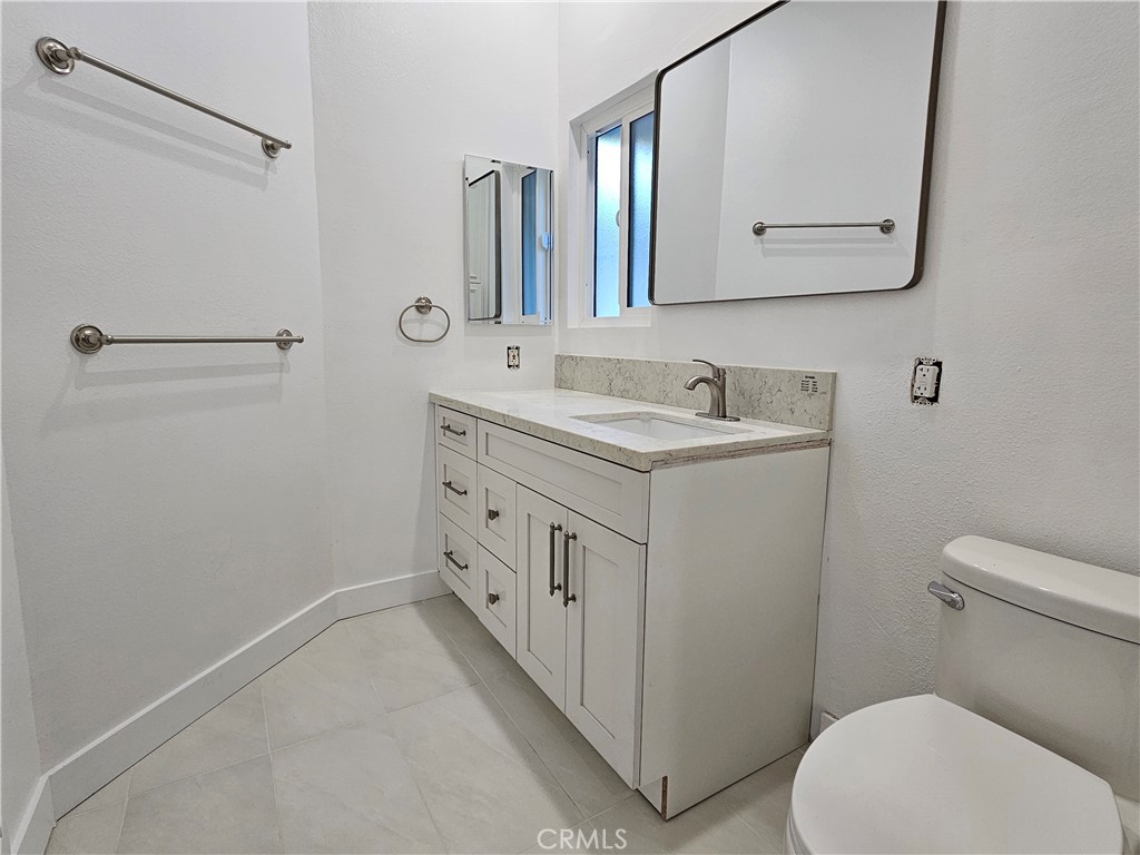 292 Villanova Road Costa Mesa, CA 92626 - Photo 13 of 19