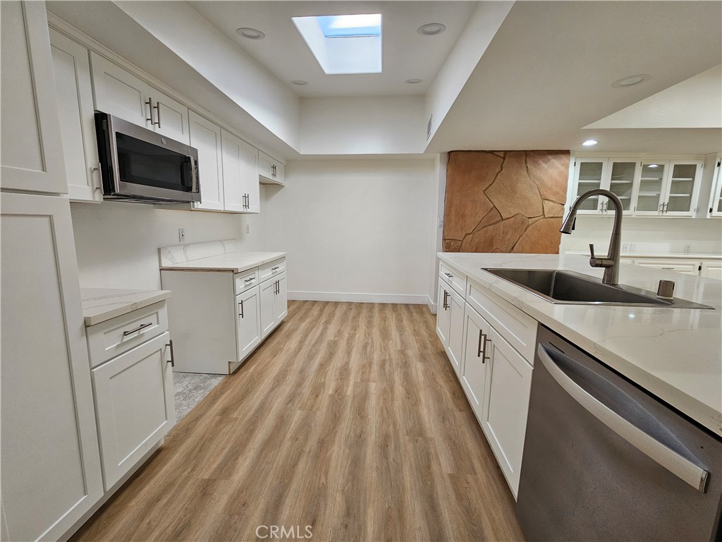 292 Villanova Road Costa Mesa, CA 92626 - Photo 2 of 19