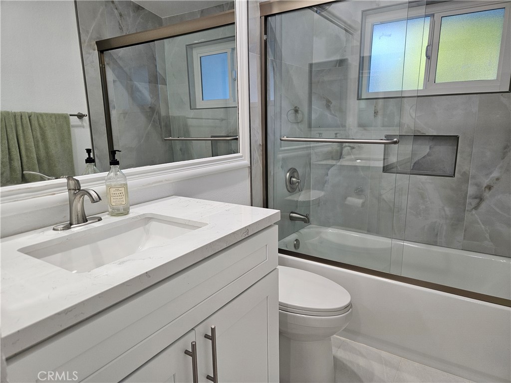 292 Villanova Road Costa Mesa, CA 92626 - Photo 8 of 19