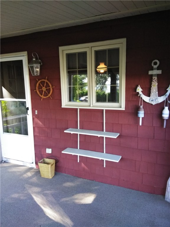 40 Saratoga Road Warwick, RI 02886 - Photo 8 of 44 Gallery Image 8