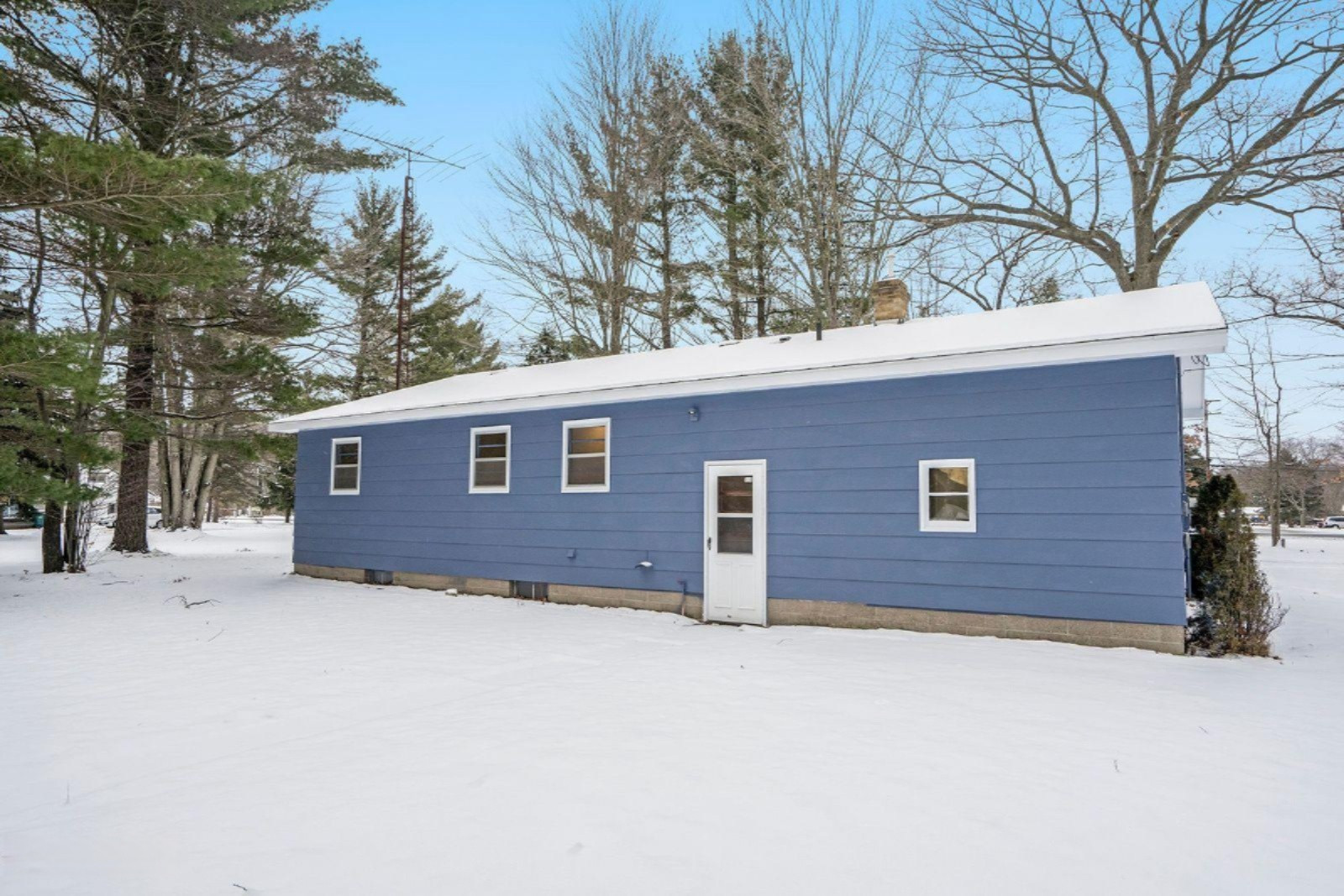 7889 South Michigan Avenue Rothbury, MI 49452 - Photo 23 of 25 23