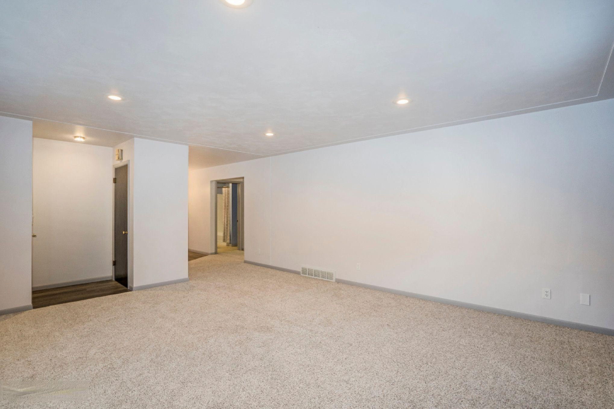 7889 South Michigan Avenue Rothbury, MI 49452 - Photo 3 of 25 Living Room