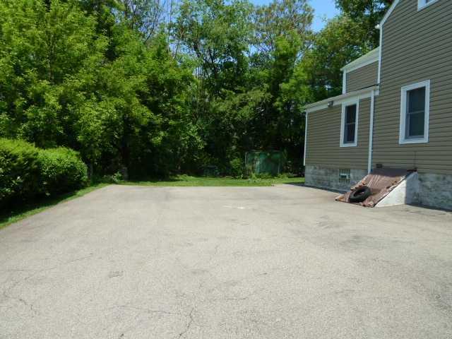 413.5 Johnston Road Pittsburgh, PA 15235 - Photo 20 of 25 Parking Lot/Garage.