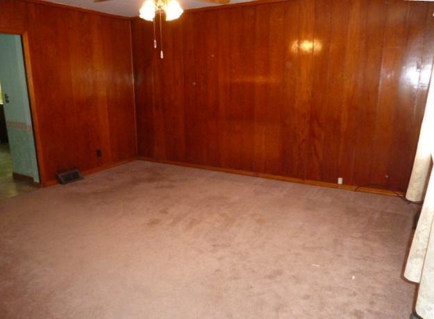 413.5 Johnston Road Pittsburgh, PA 15235 - Photo 3 of 25 Living Room.