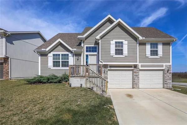 $370,000 | 721 Shane Lane, Belton, MO 64012