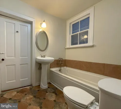 $1,500 | 211 South Maple Avenue, Martinsburg, WV 25401