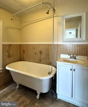 $1,500 | 211 South Maple Avenue, Martinsburg, WV 25401