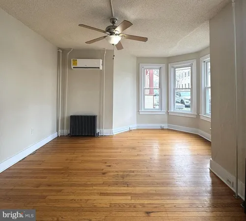 $1,500 | 211 South Maple Avenue, Martinsburg, WV 25401