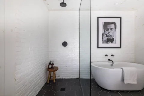 $2,495,000 | 64 Alewife Brook Road, East Hampton, NY 11937