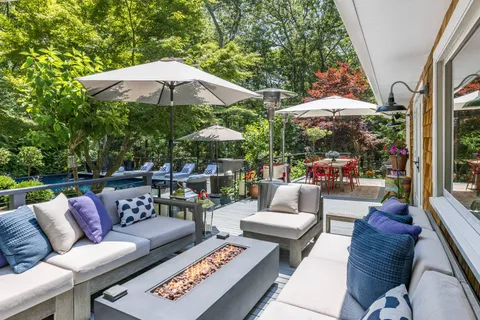 $2,495,000 | 64 Alewife Brook Road, East Hampton, NY 11937