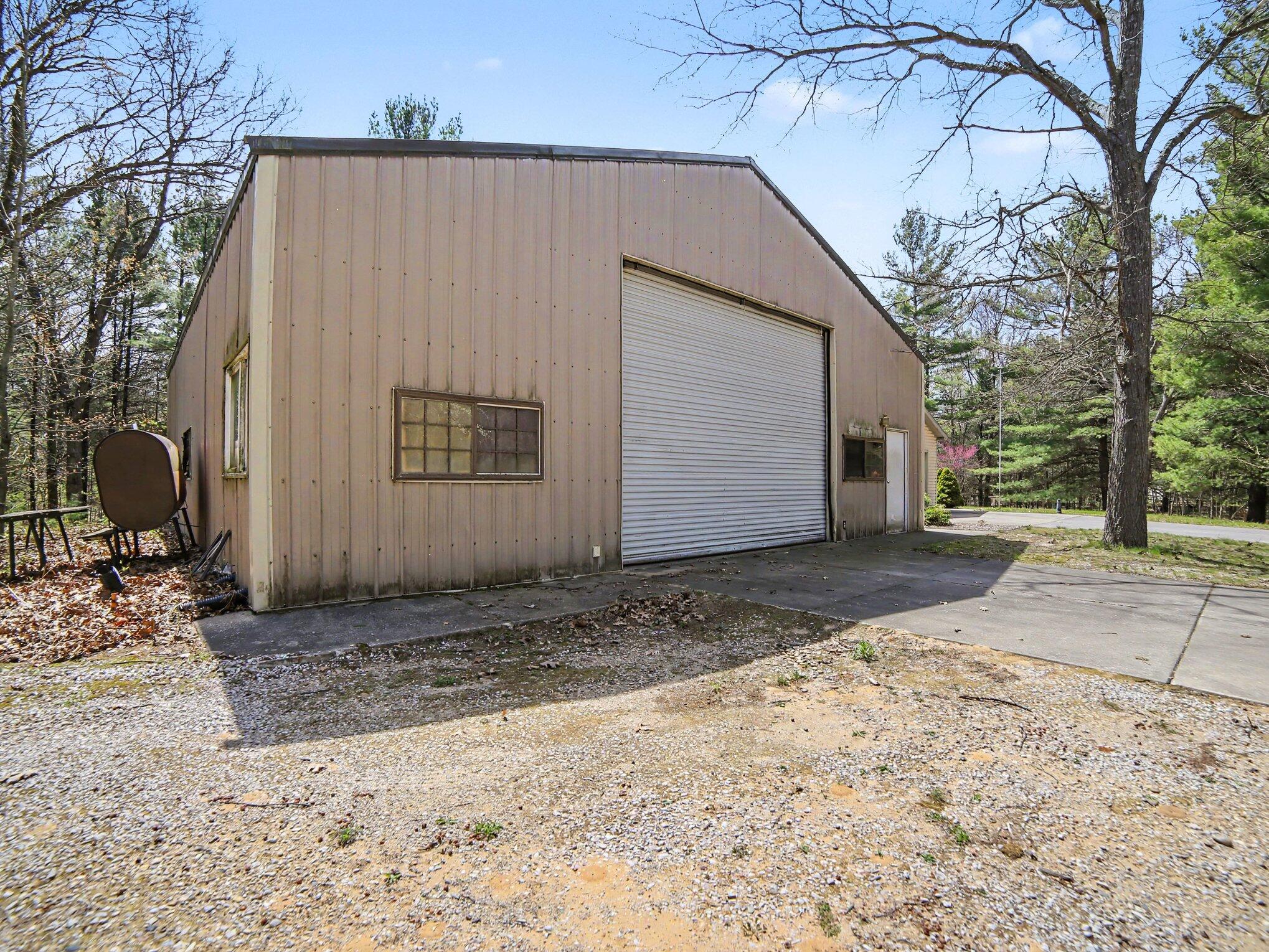 4905 Wayne Road Pentwater, MI 49449 - Photo 22 of 35 029_file_9804