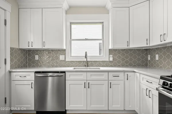 $4,700 | 54 Dunn Avenue, Stamford, CT 06905