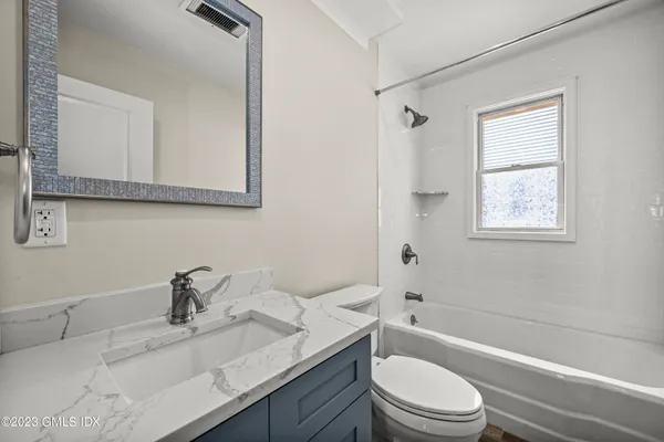 $4,700 | 54 Dunn Avenue, Stamford, CT 06905