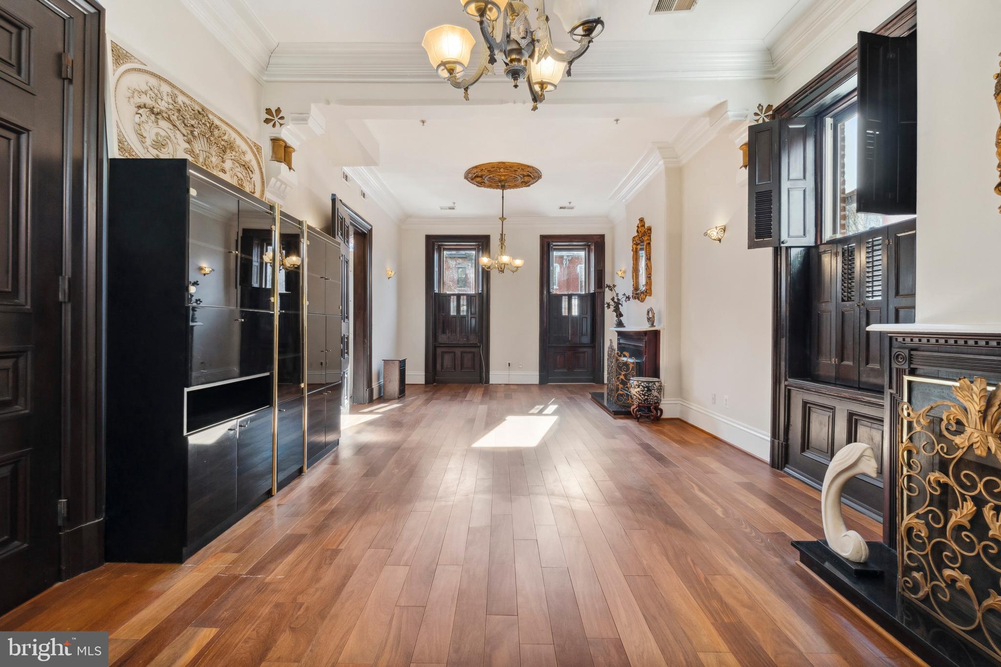 1315 R Street Northwest Washington, DC 20009 - Photo 11 of 83 Parlor
