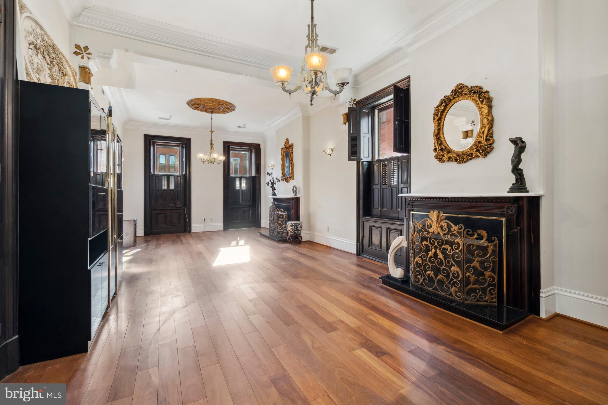 1315 R Street Northwest Washington, DC 20009 - Photo 12 of 83 Parlor