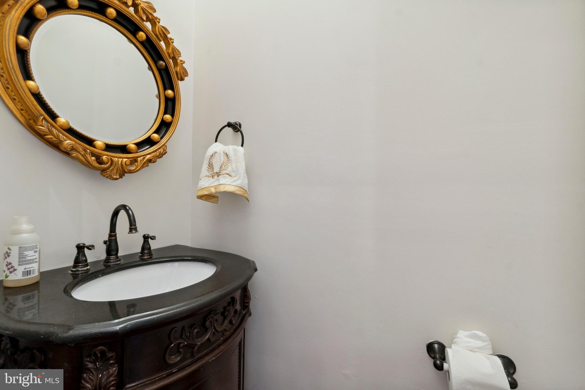 1315 R Street Northwest Washington, DC 20009 - Photo 10 of 83 Main Level Half Bath