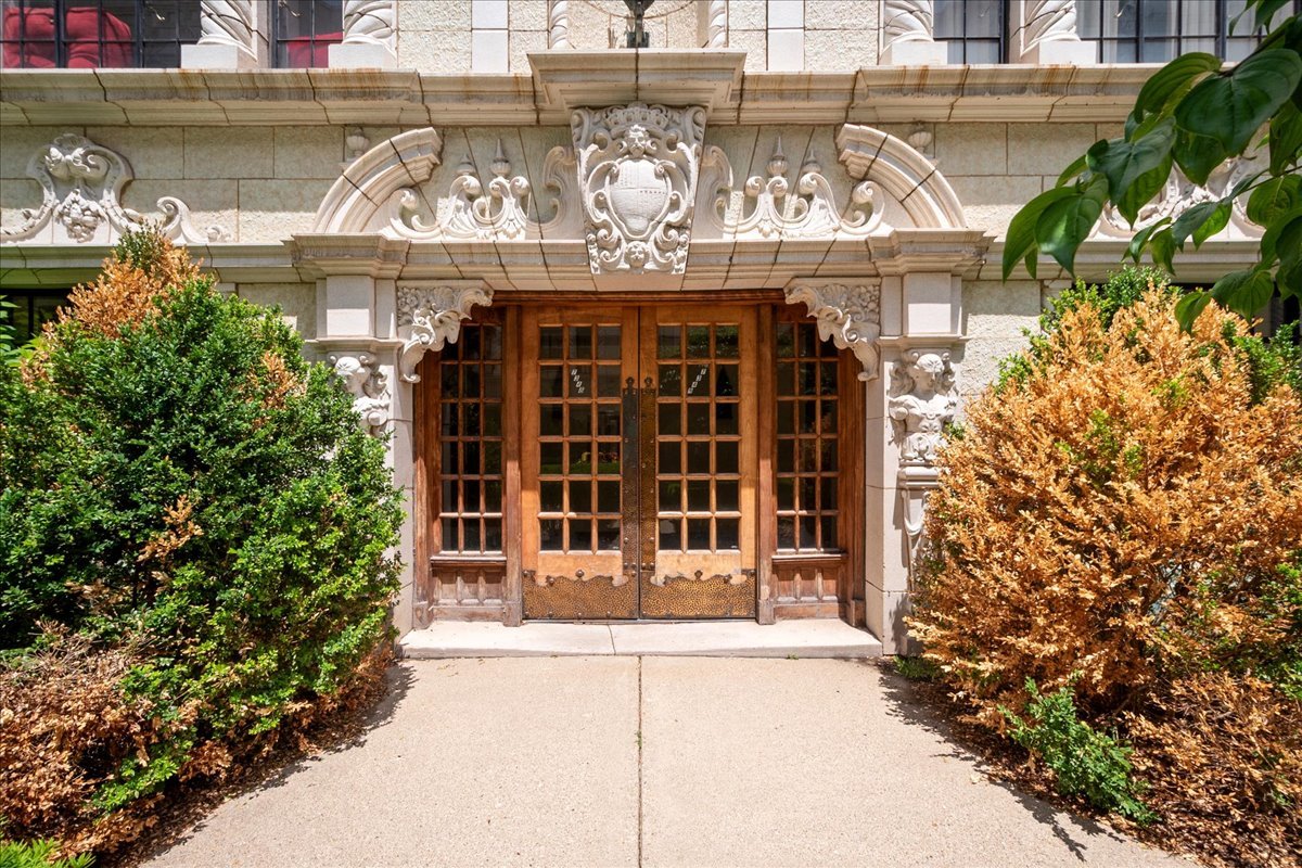 7348 North Ridge Boulevard, Unit 14C Chicago, IL 60645 - Photo 6 of 22
