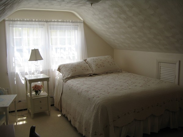 41 Stoneleigh Road Worcester, MA 01606 - Photo 17 of 25 Gallery Image 17