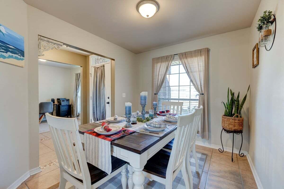 204 Raptor Drive Crestview, FL 32536 - Photo 7 of 40 Gallery Image 7