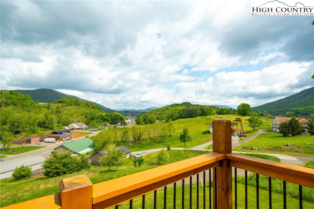 73 Walter Ridge Road West Jefferson, NC 28694 - Photo 5 of 39