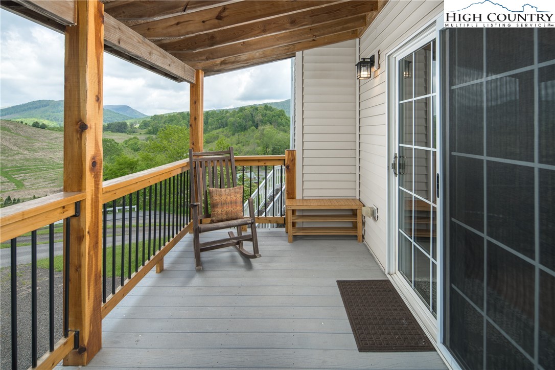 73 Walter Ridge Road West Jefferson, NC 28694 - Photo 6 of 39