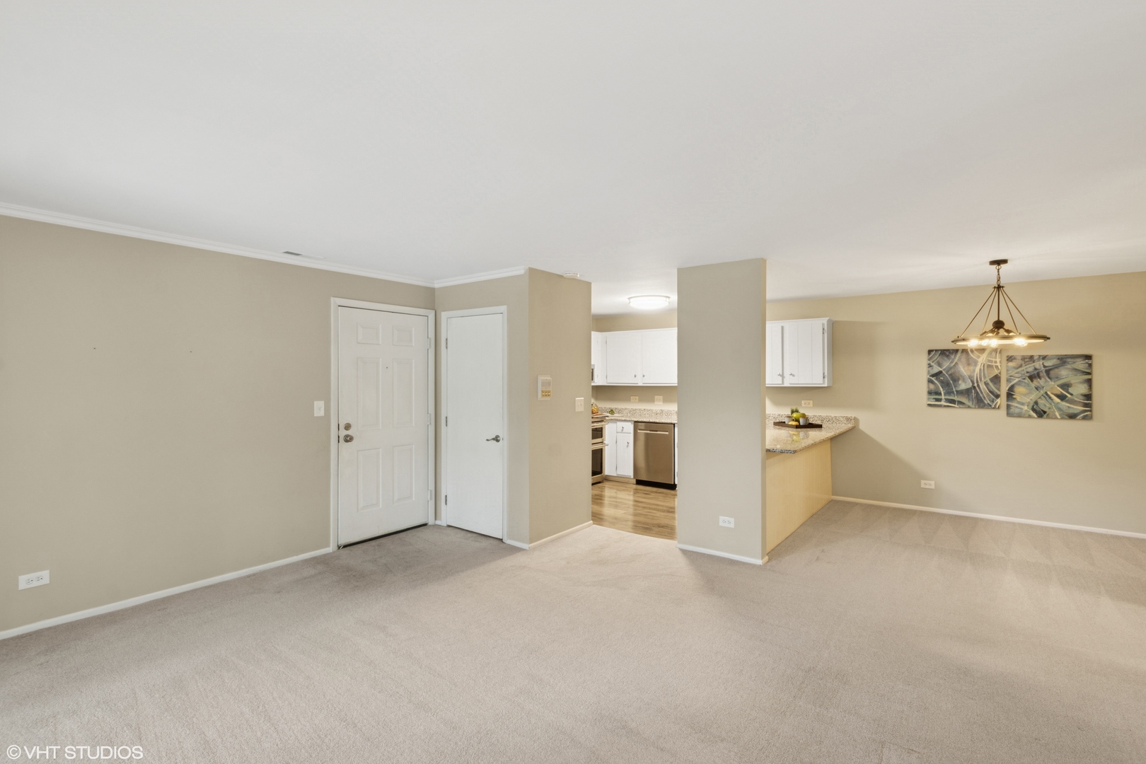 985 Golf Course Road, Unit 8 Crystal Lake, IL 60014 - Photo 3 of 14