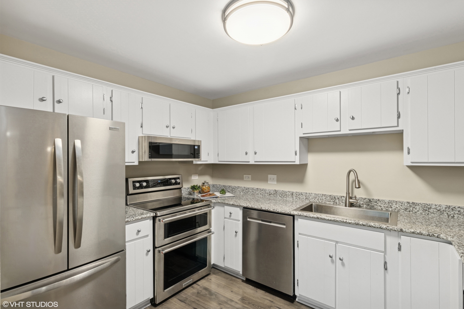 985 Golf Course Road, Unit 8 Crystal Lake, IL 60014 - Photo 4 of 14