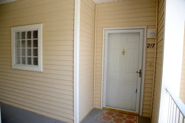 $1,850 | 1501 Partin Drive North, Unit 217, Niceville, FL 32578