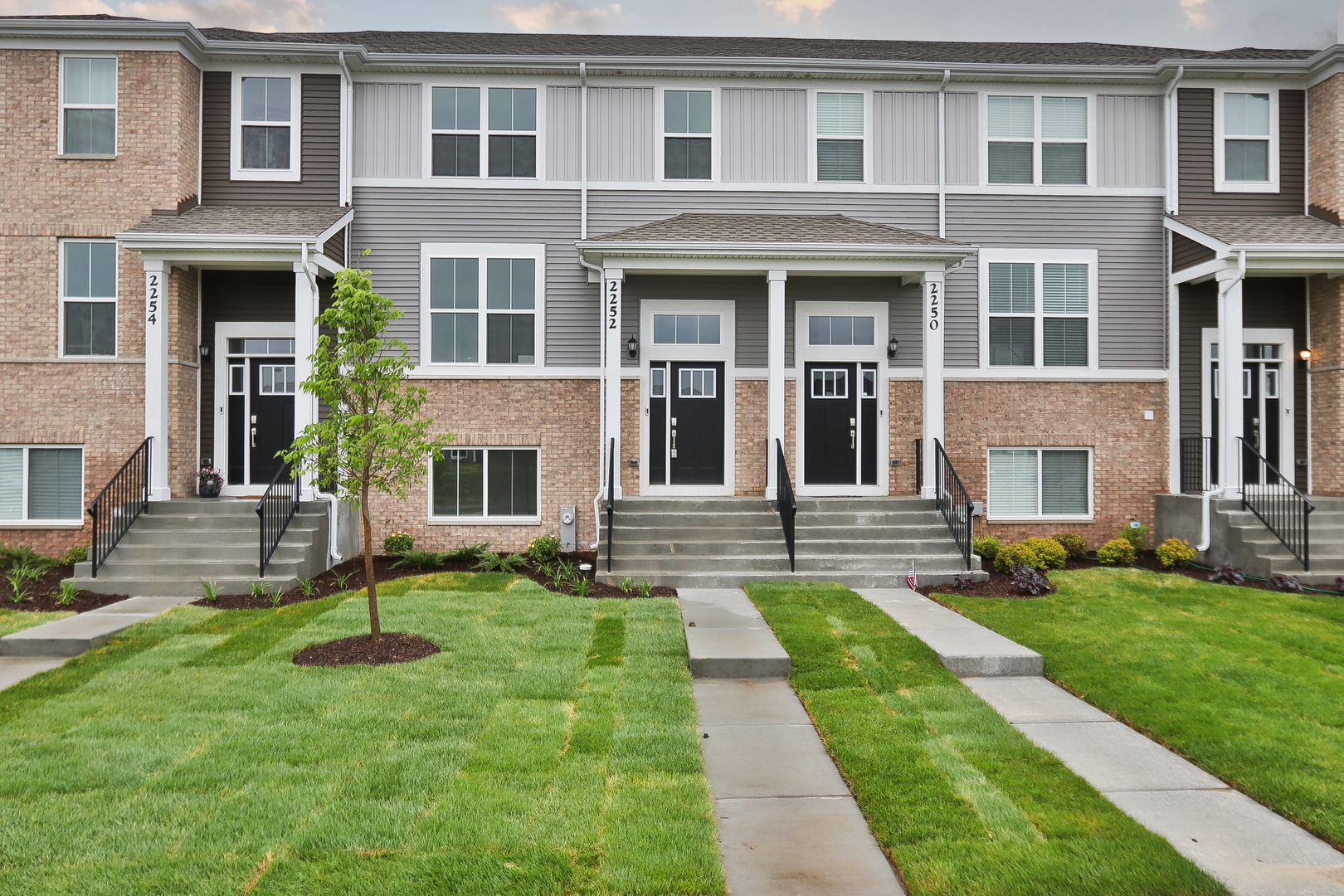 2252 Stonegate Road Algonquin, IL 60102 - Photo 1 of 31