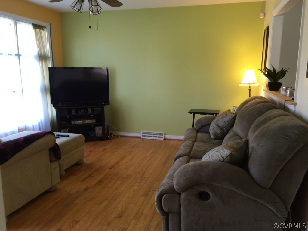 623 Conley Road Richmond, VA 23227 - Photo 4 of 10 Gallery Image 4