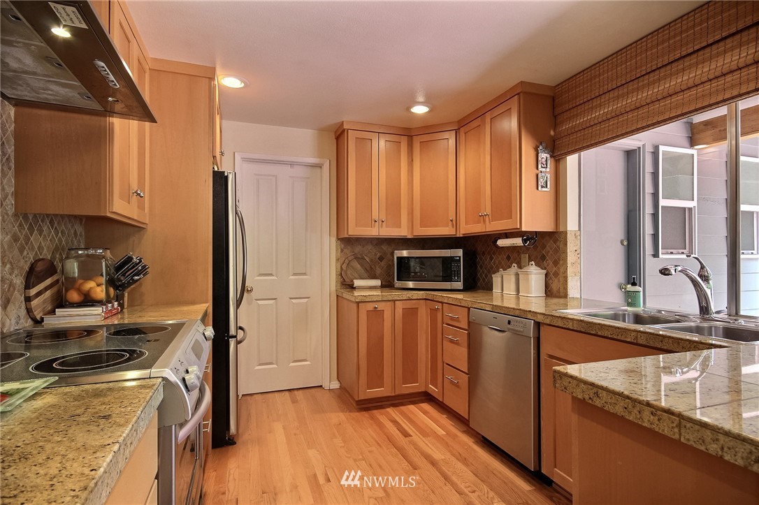 14510 Southeast 167th Street Renton, WA 98058 - Photo 9 of 25 Gallery Image 9