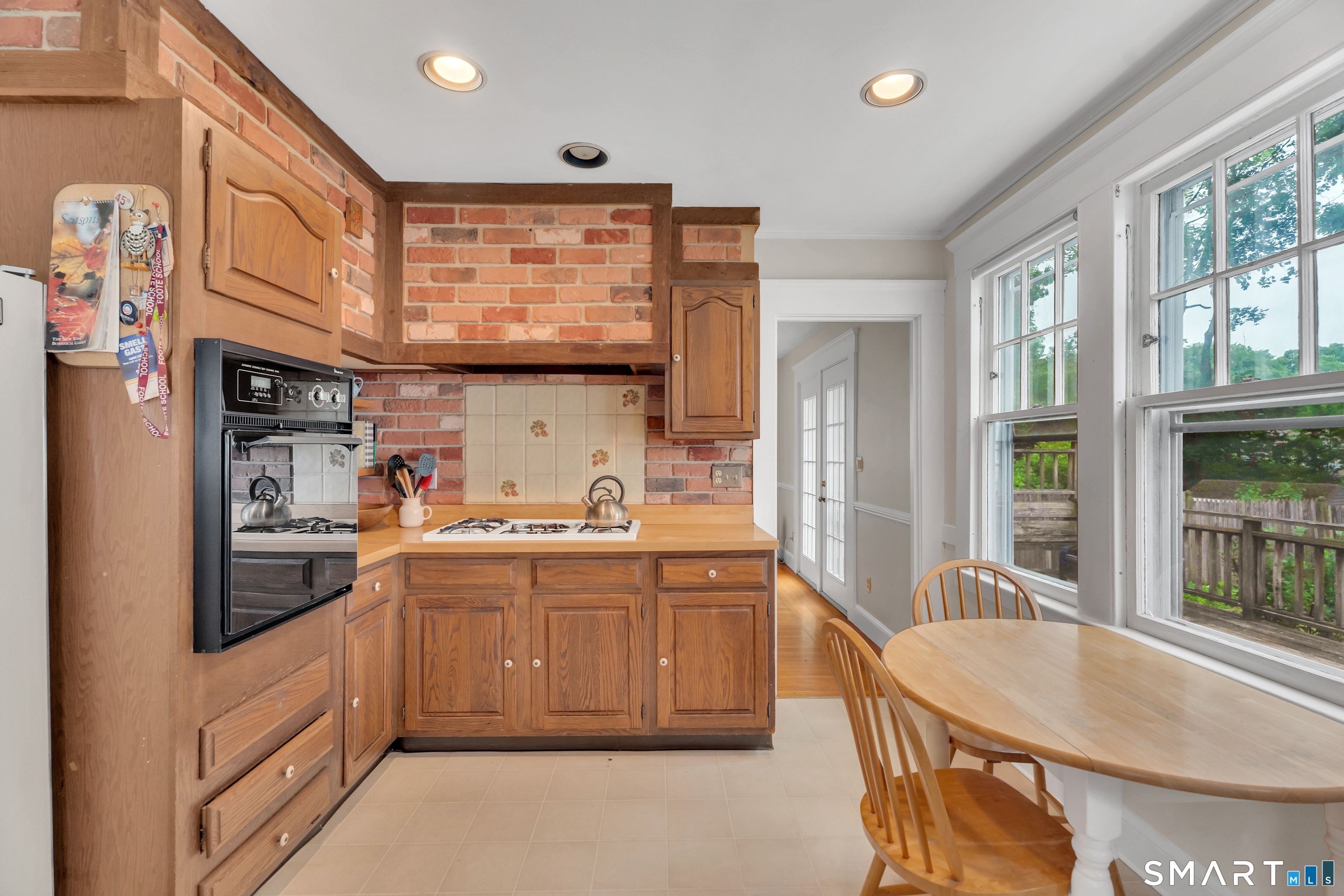 80 Russell Street Hamden, CT 06517 - Photo 11 of 33