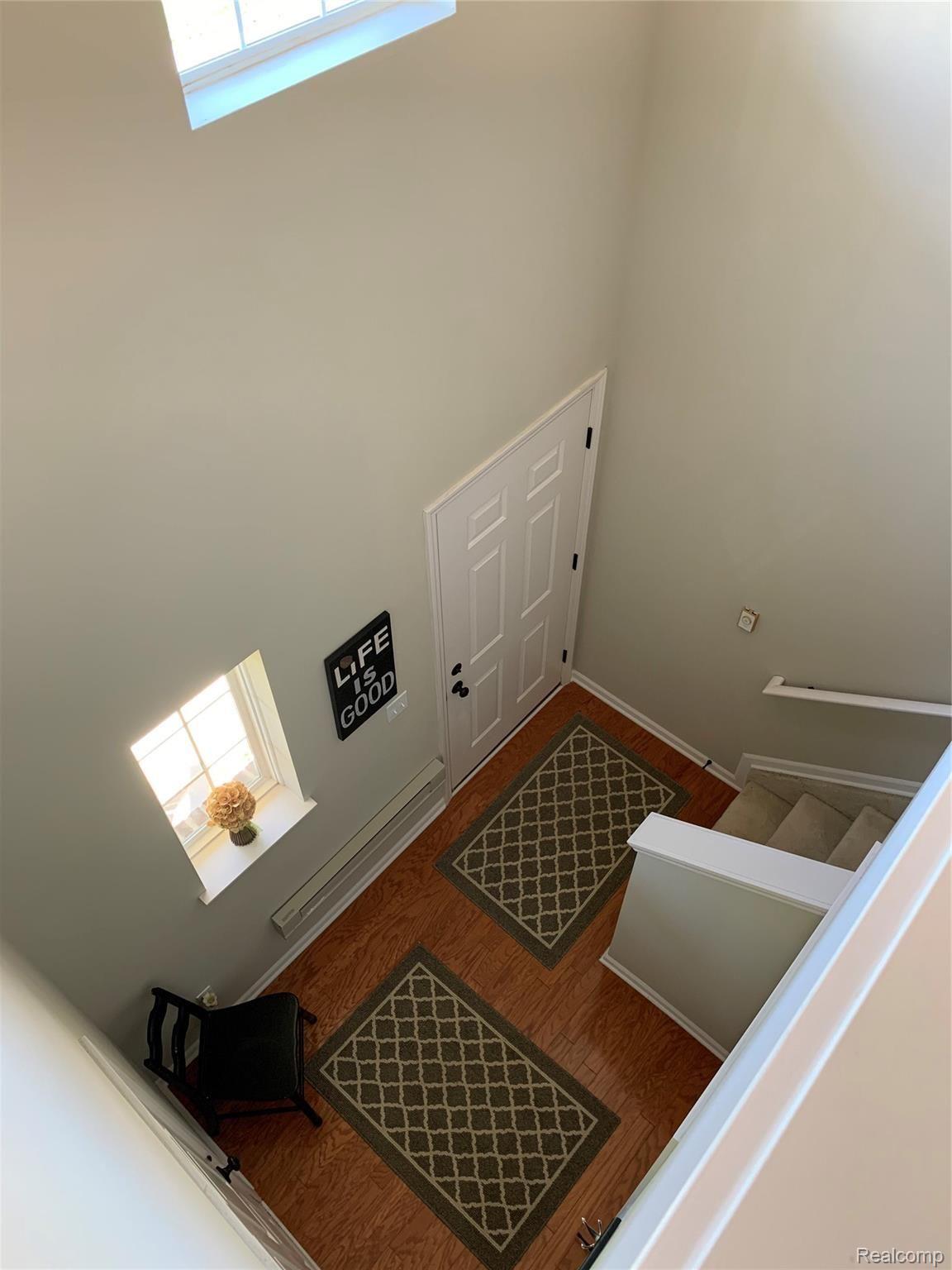 4204 Hampton Ridge Boulevard Howell, MI 48843 - Photo 20 of 22 Entry/Foyer