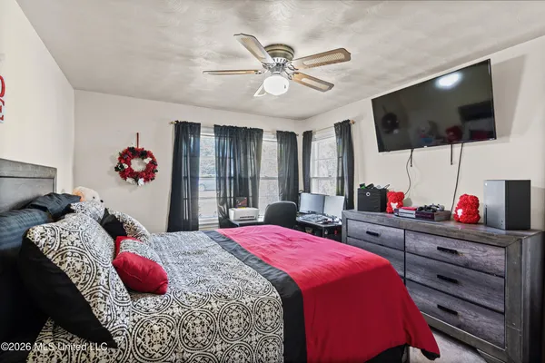 $179,000 | 715 Coleman Avenue, Holly Springs, MS 38635