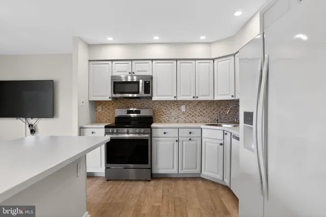 $3,400 | 215 Haddonfield Cmns, Unit 215, Haddonfield, NJ 08033