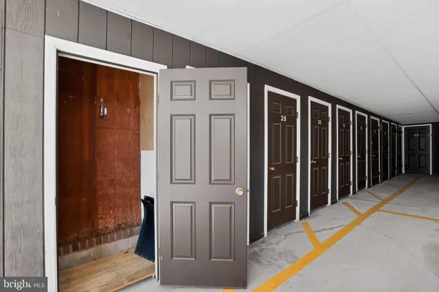 $3,400 | 215 Haddonfield Cmns, Unit 215, Haddonfield, NJ 08033