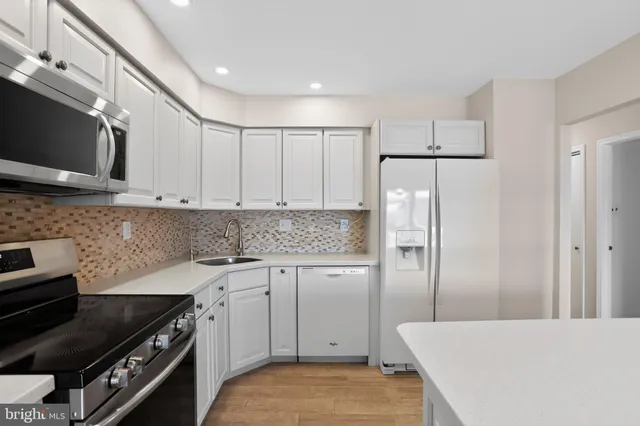 $3,400 | 215 Haddonfield Cmns, Unit 215, Haddonfield, NJ 08033