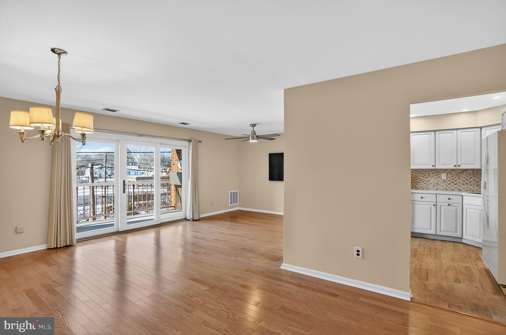 215 Haddonfield Cmns, Unit 215 Haddonfield, NJ 08033 - Photo 10 of 36