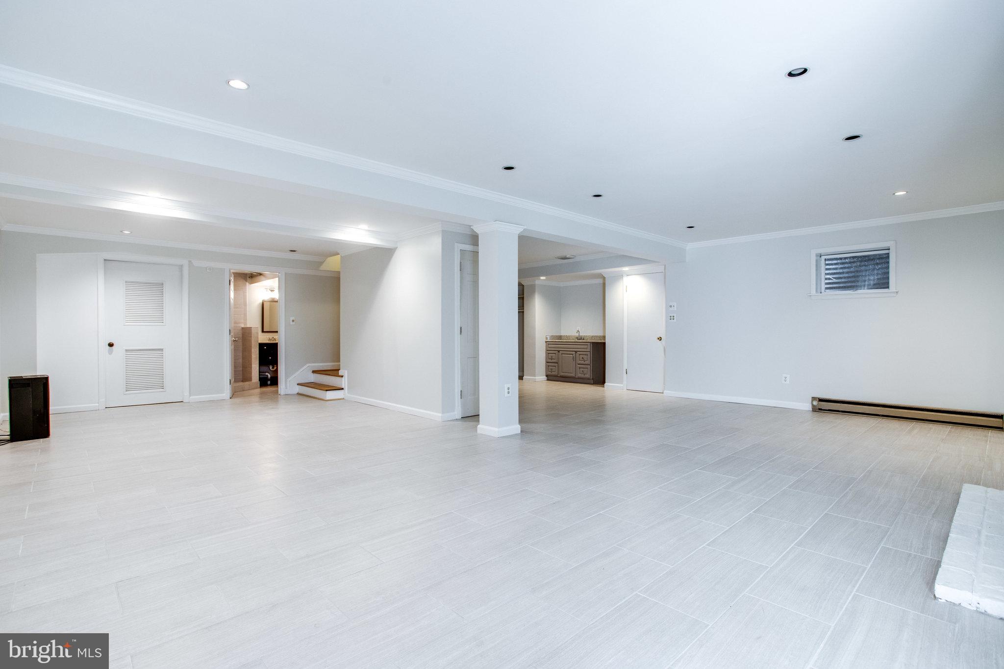 8500 Brook Road McLean, VA 22102 - Photo 41 of 52 a view of empty room