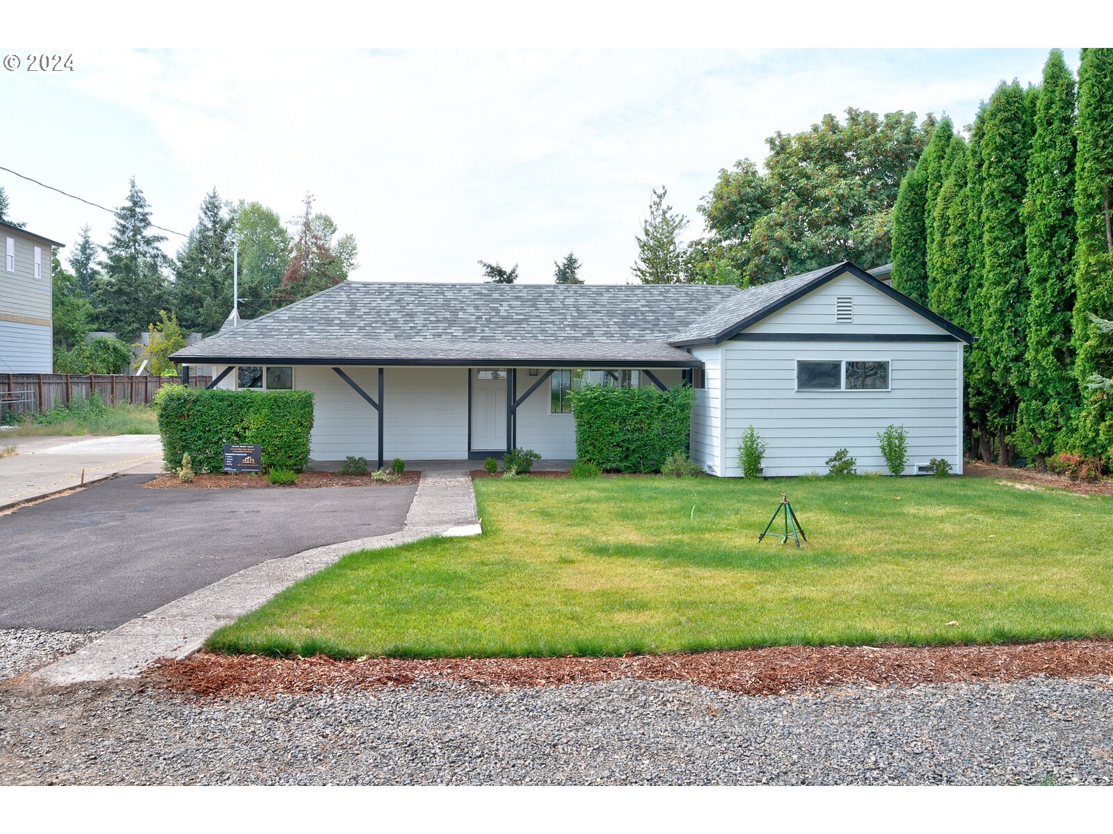 2215 Fisher Road Northeast Salem, OR 97305 - Photo 3 of 33 Gallery Image 3