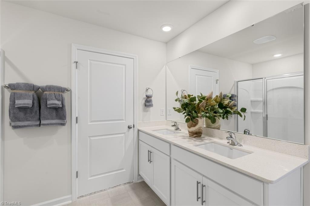 260 Rhett Avenue, Unit 124 Lexington, NC 27295 - Photo 13 of 36 Images are Representative.