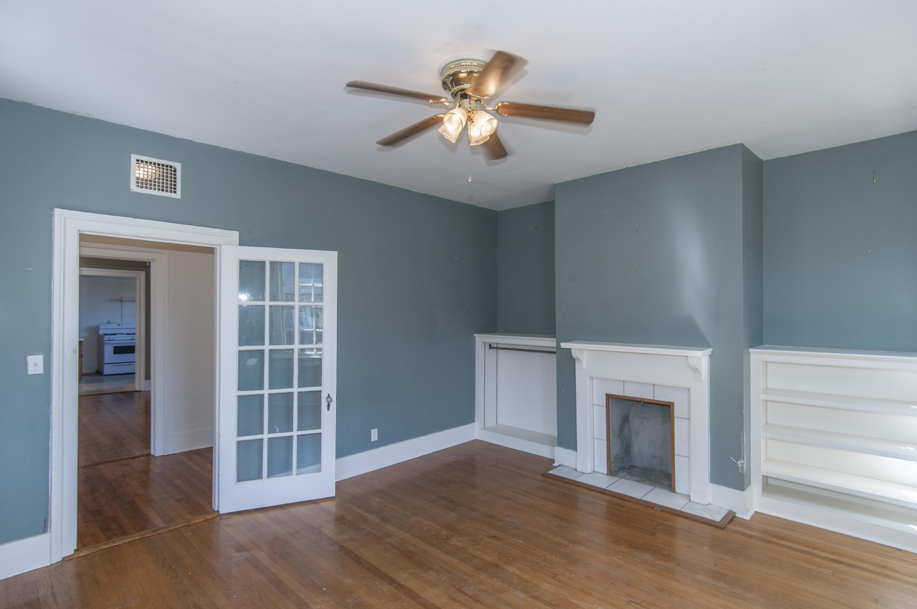 90 Radcliffe Street, Unit B Charleston, SC 29403 - Photo 8 of 24 Living Room