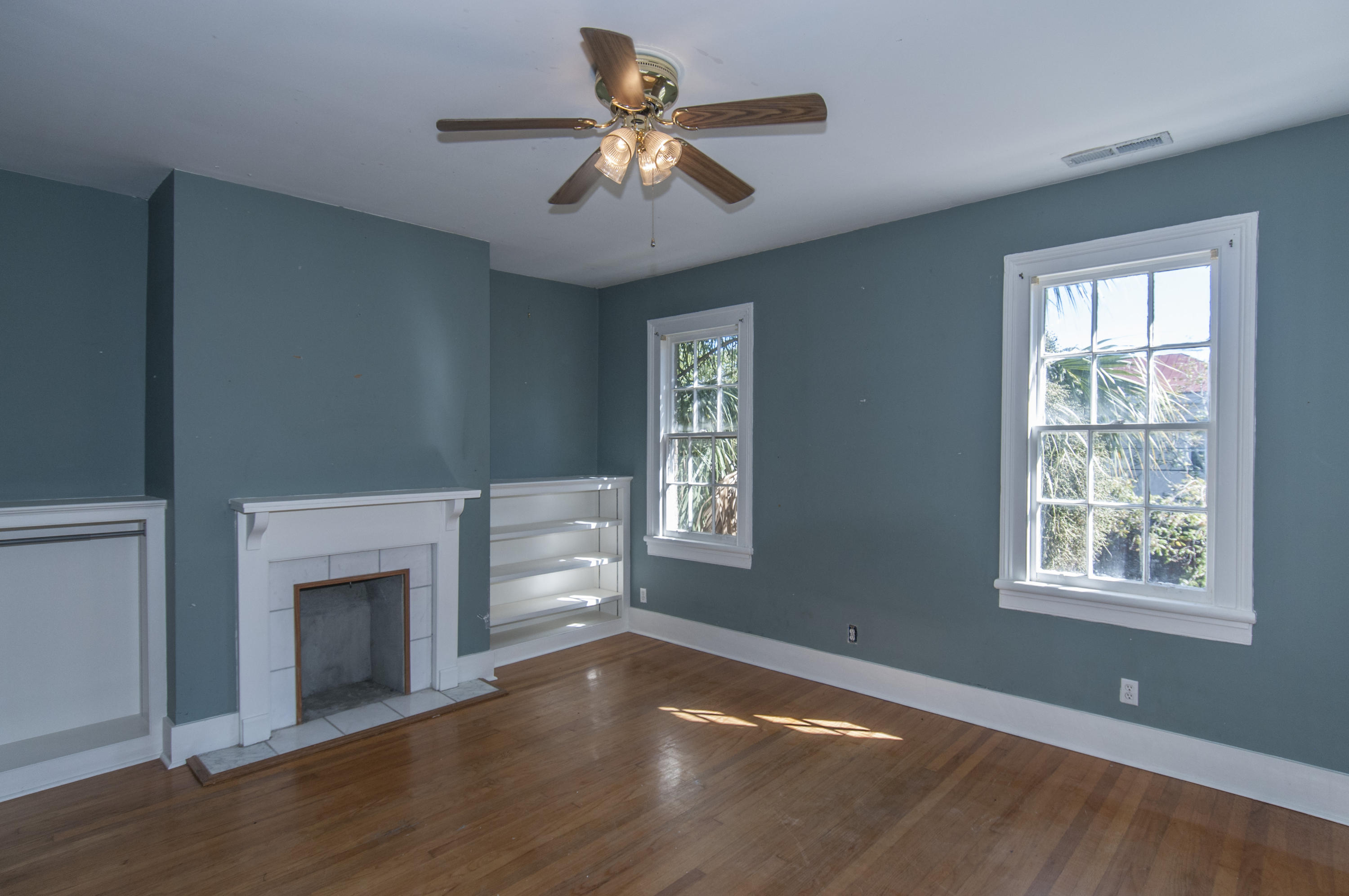 90 Radcliffe Street, Unit B Charleston, SC 29403 - Photo 9 of 24 Living Room
