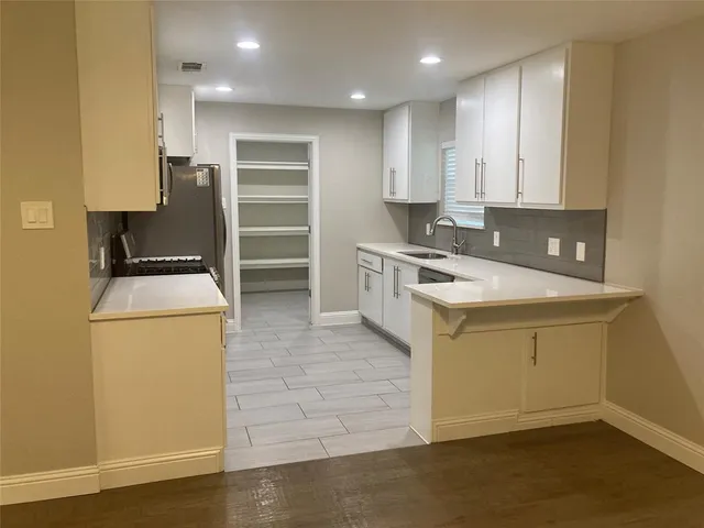 $2,500 | 518 Burnwood Drive, Irving, TX 75062