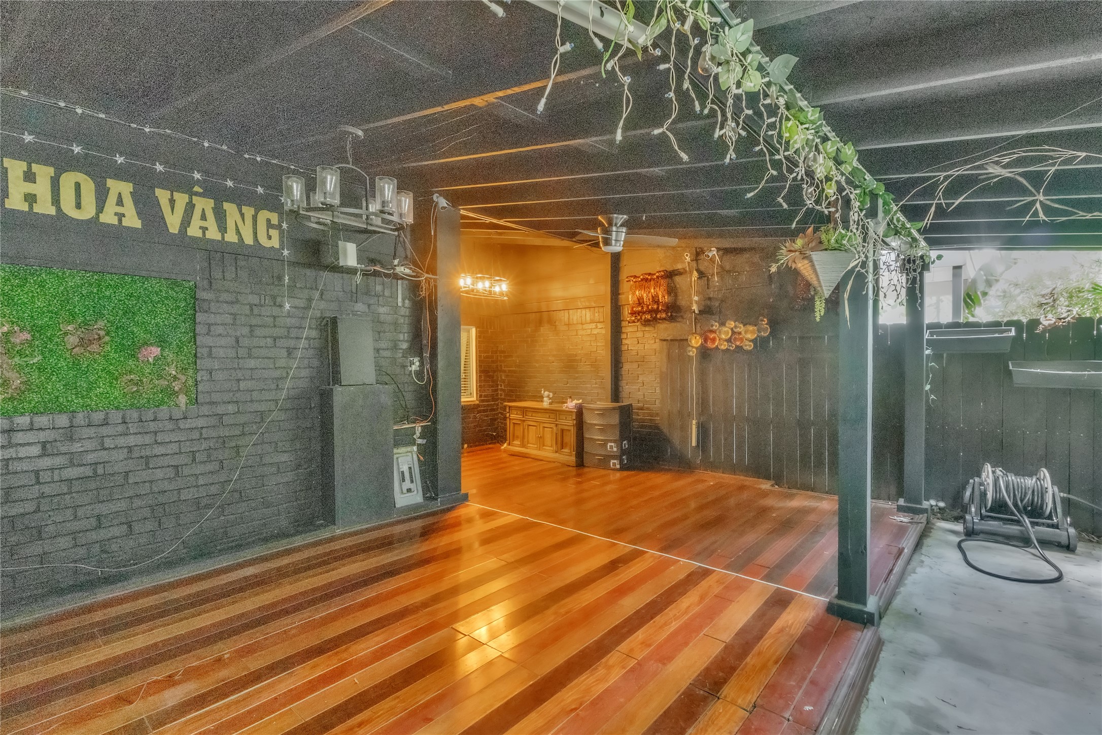 7044 South Dairy Ashford Road Houston, TX 77072 - Photo 29 of 30 a view of a room with painted walls